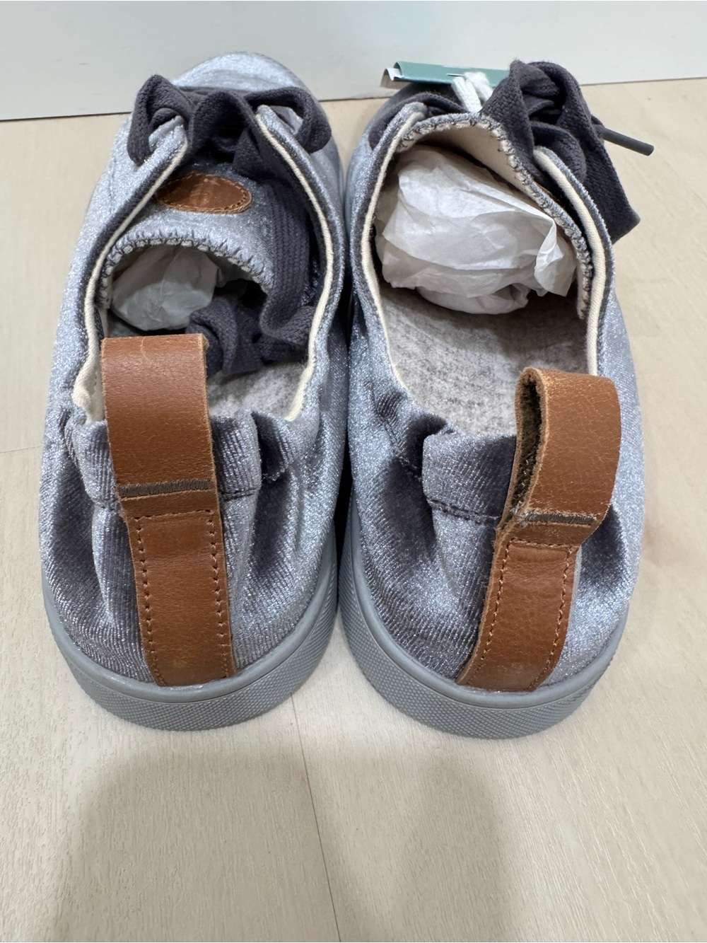 NWT Revitalign Santa Clara Betta Gray Shoe Orthotic Velvet Sneaker Women's 7 - Picture 10 of 13